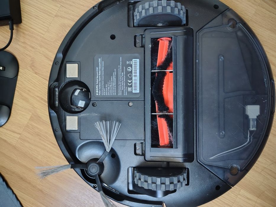 Vând robot aspirare Xiaomi E10C
