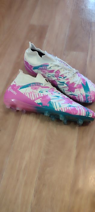 Бутсы футбольные