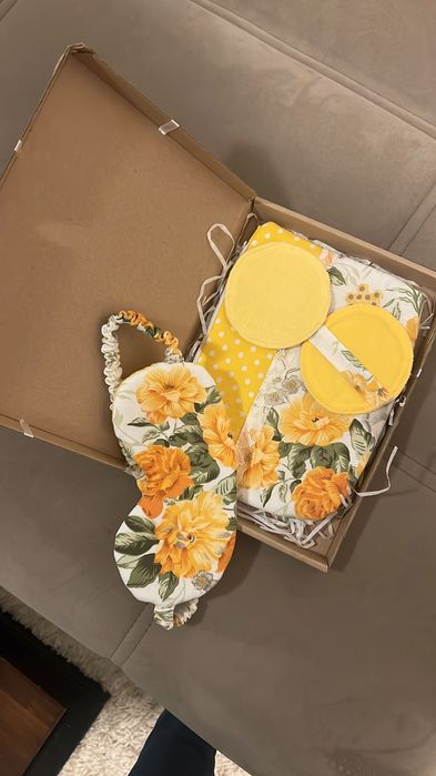 Подаръчен комплект маска за сън и несесер 100% памук