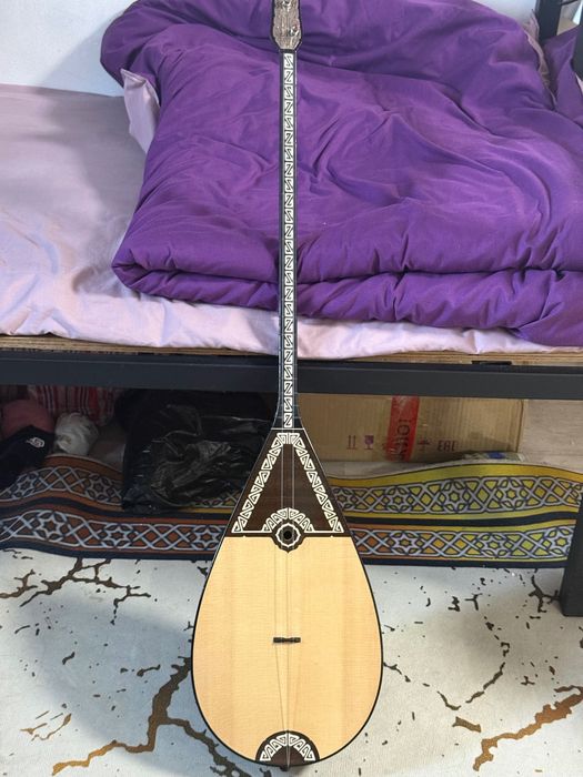 Домбыра сатылады