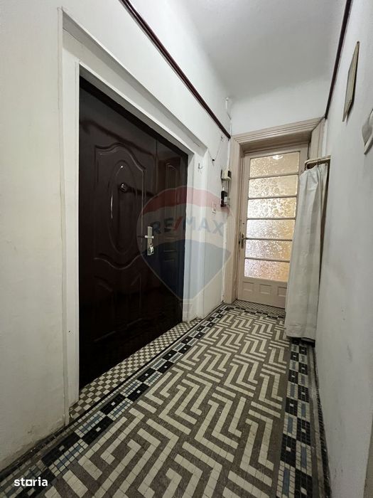 Apartament cu 3 camere de vânzare în zona Bucur Obor