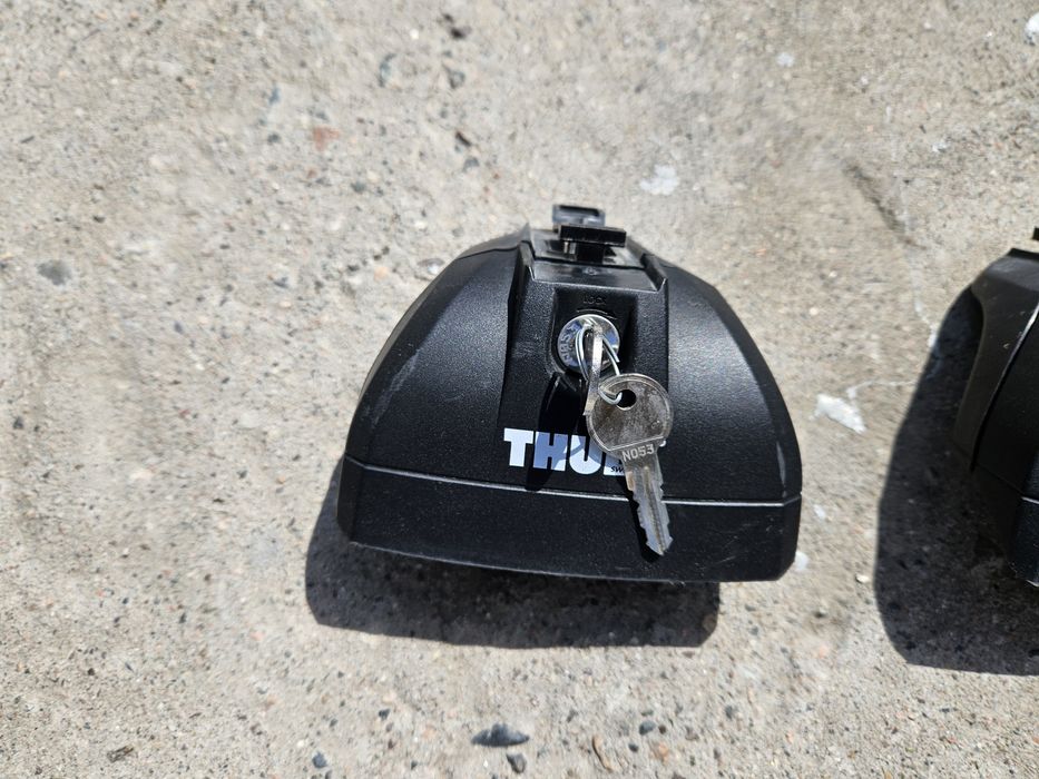 Продам релинги и крепления THULE (багажник)