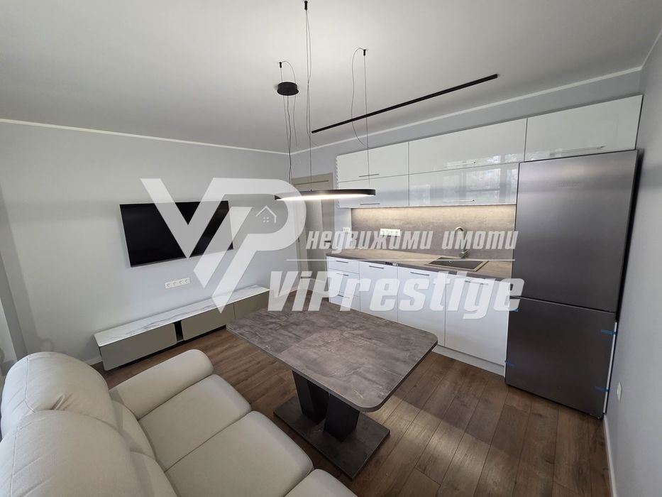 Продава се Тристаен апартамент в Пловдив, Христо Смирненски - 66 кв.м за 2697 €/кв.м - Снимка #2