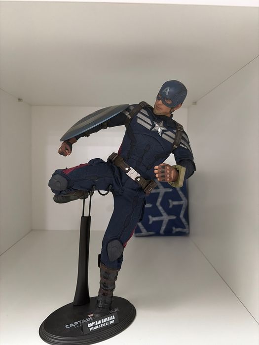 Капитан Америка Hot Toys фигурка