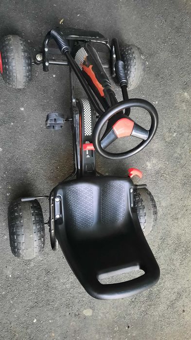 Kart cu pedale pentru copii