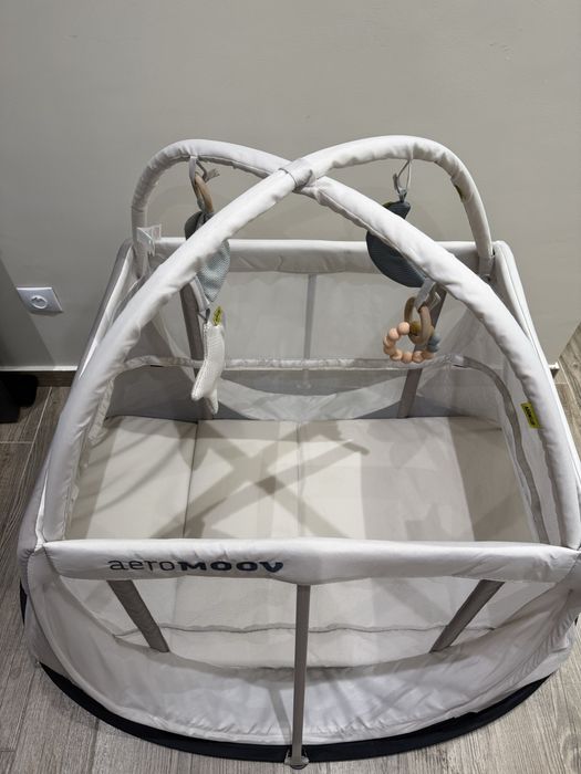 AeroMoov/AeroSleep лесно и бързо разгъваща се кошара + арка