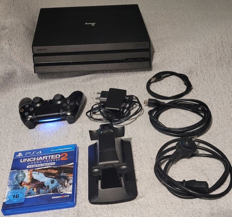 PlayStation 4 Pro 1TB (PS4 Pro)