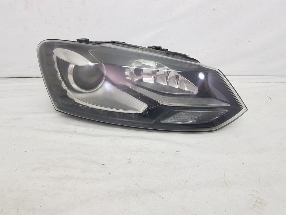 Far dreapta xenon led VW Polo dupa 2009