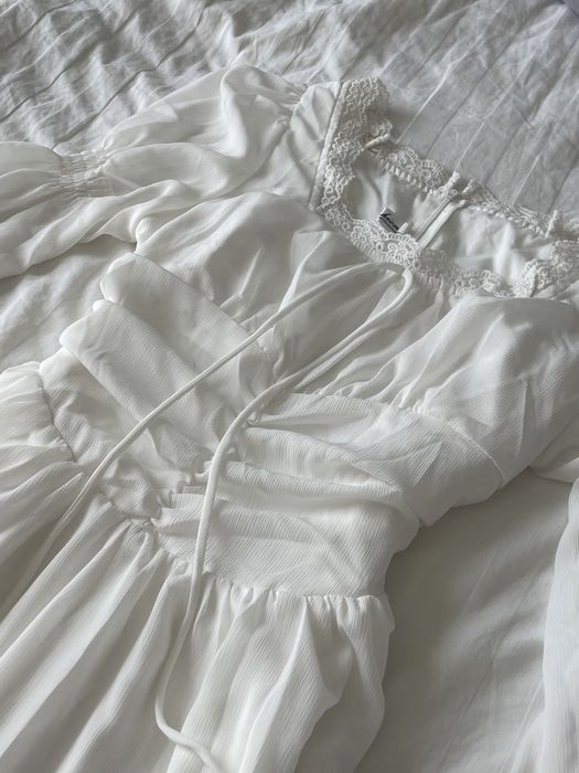 Белое длинное платье