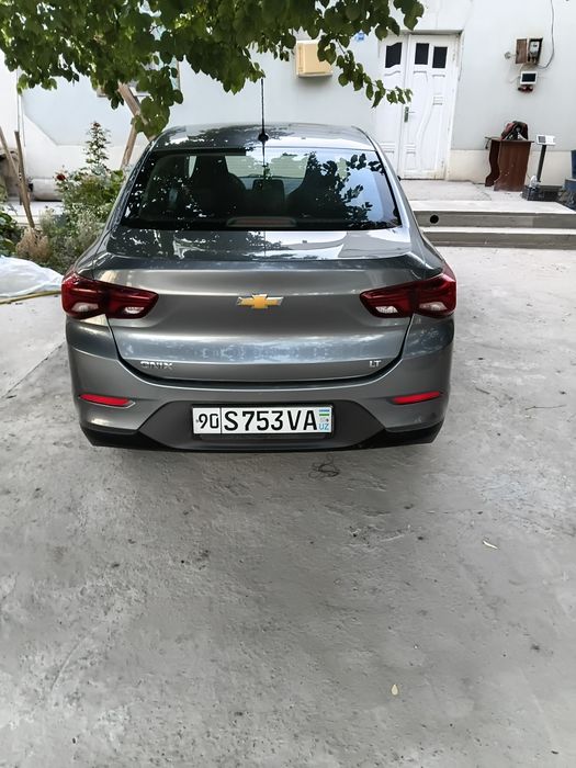 Йенгил автомобиль