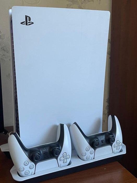 Продам PS5 FAT, с играми