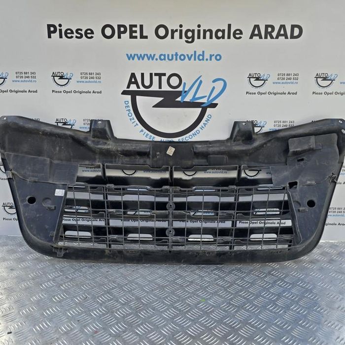 Grila centrala radiator Nissan NV400