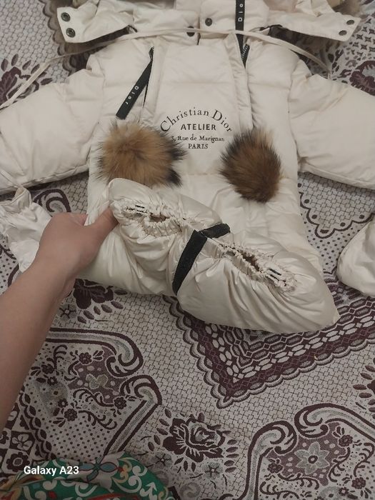 Продаю зимний комбинезон трансформер