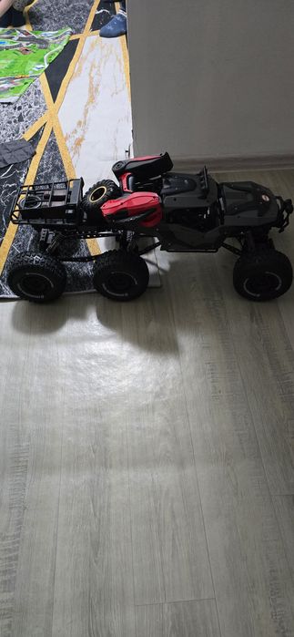 Продам игрушка с пультом