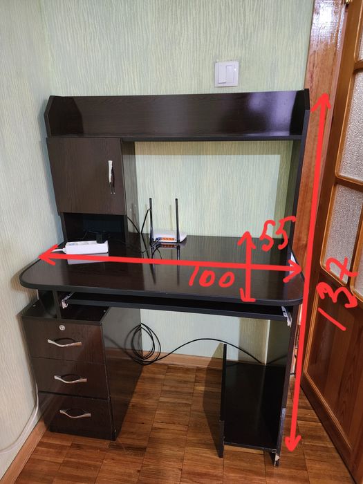 Стол компьютерный в хорошем состоянии