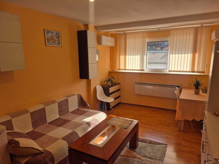 Дава се под наем Едностаен апартамент в Враца, Вежен - 49 кв.м за 229.5 € - Снимка #13