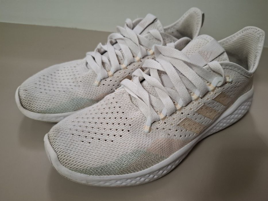 Adidas кроссовки 38 размера