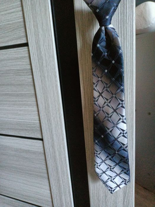 НовыйГалстук для школьника 1-4класса