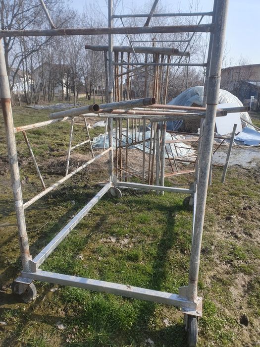 Vand schela metalică. Italia