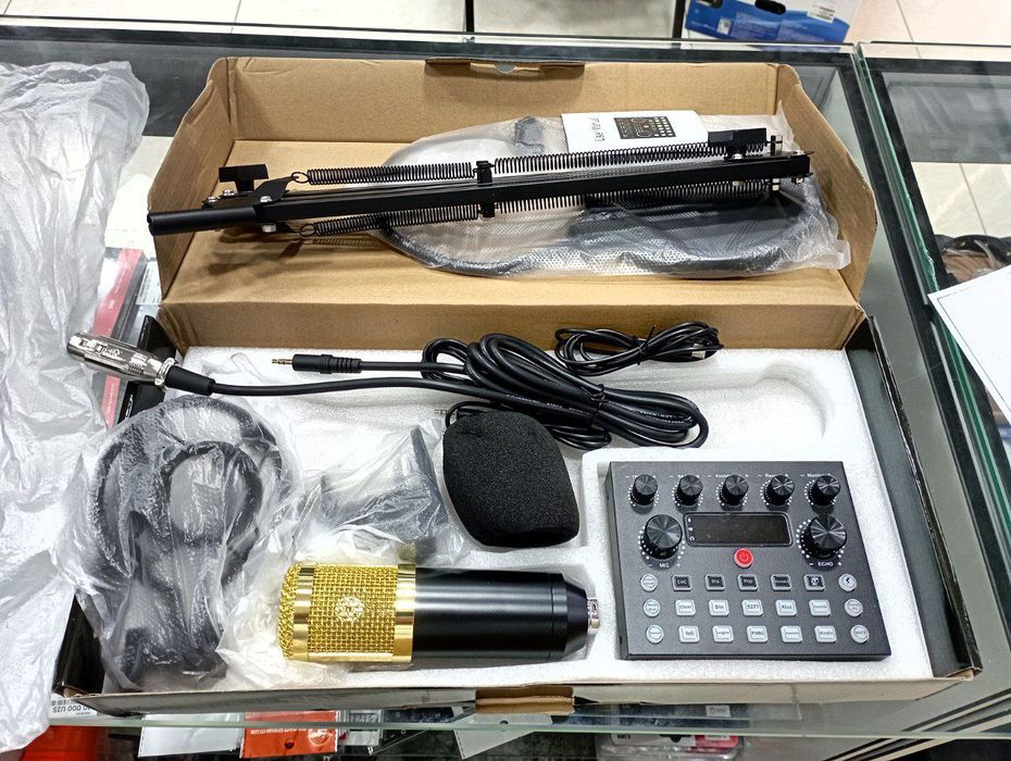 Bm800 Studiya Mikrofoni Komplekt 
Multifunksional Audio Karta Komplekt