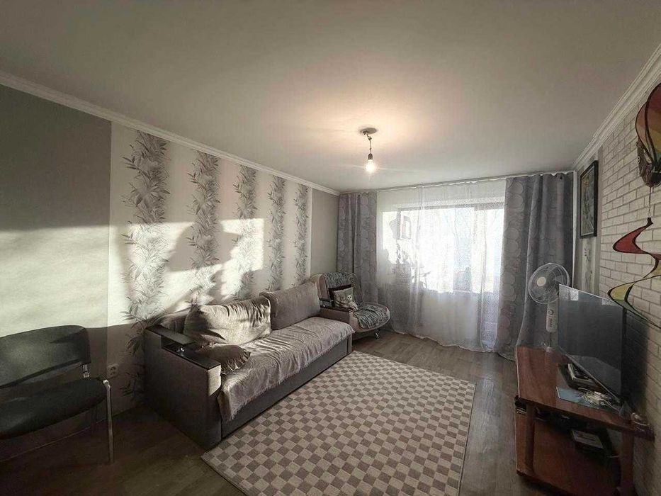 Прoдам улучшенную 3-комнатную квартиру на Мамраева: