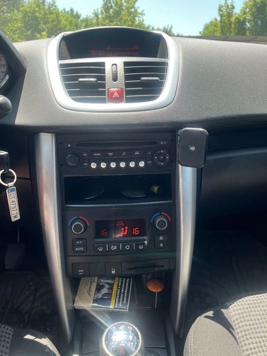 Продавам  Peugeot 207