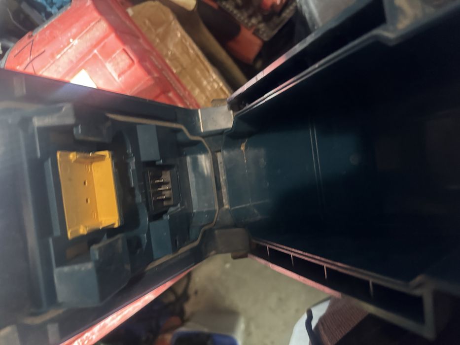Radio  Makita defect