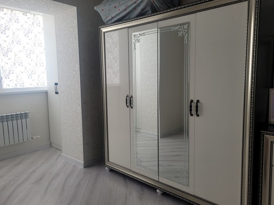 Шкаф и комод  продам.