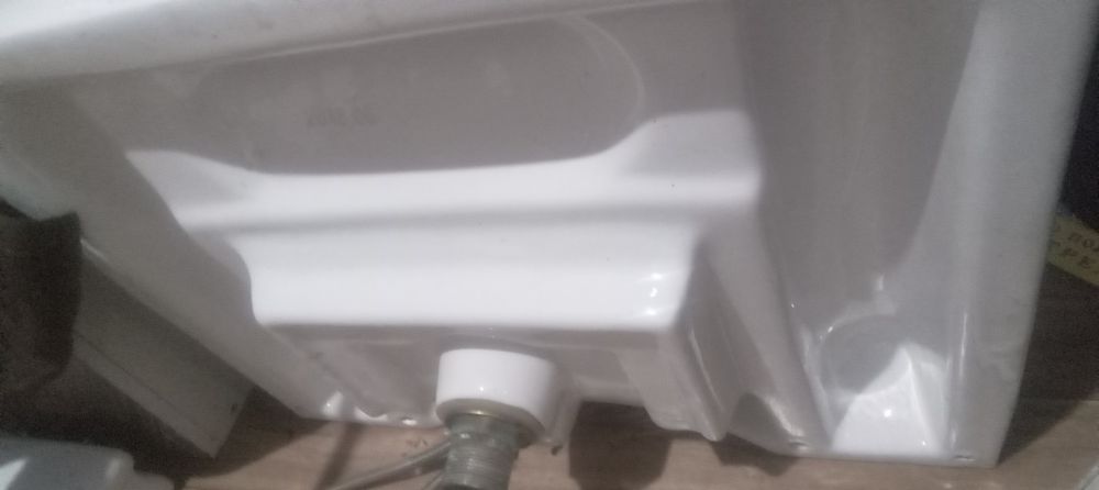 Раковина со смесителем