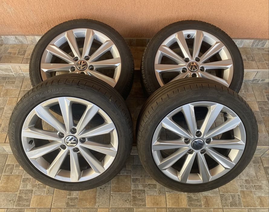 Jante R17 Originale Vw Anvelope 225/45 Foarte bune Vara