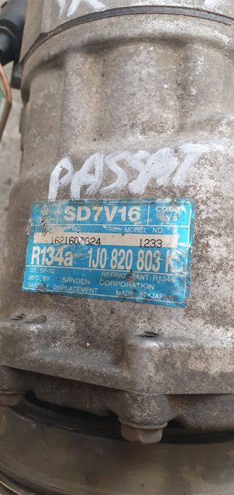 Compresor ac skoda octavia 1 / golf 4 / passat b5.5 1J0 820 803 K