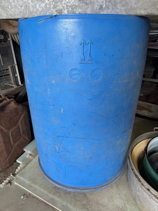 Продаются ёмкости под жидкость