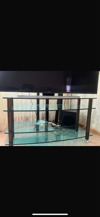 Продам столики , подставки из стекла