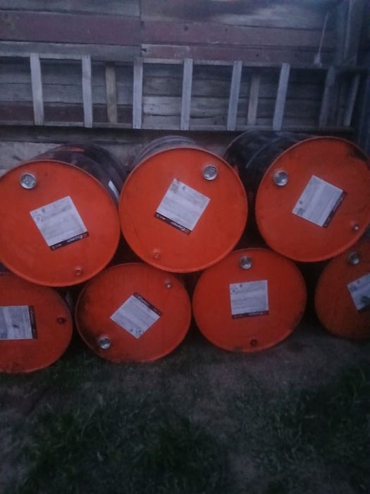 Продам б/у бочки 200л 3000тн