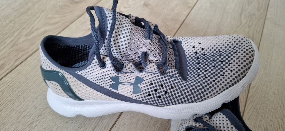 UNDER ARMOUR Дамски маратонки-номер 38