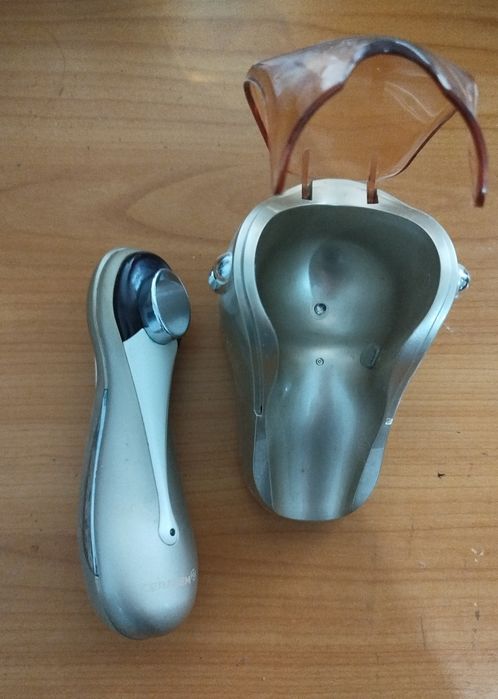 Aparat de masaj facial și corp