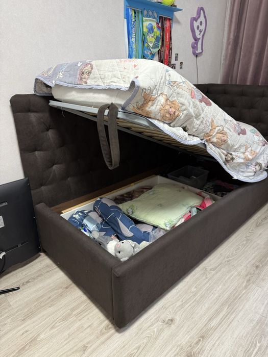 Продам кровать 90*200