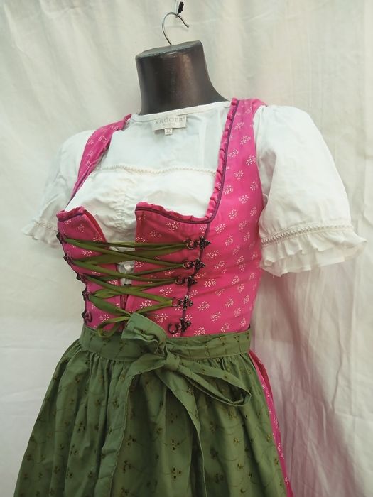 Dirndl Nr 34  rochie bavareză Oktiberfest rochie tiroleza sarafan tradițional austriac / german ,Oktoberfest