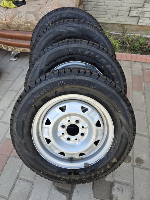 Продам комплект колес в отличном состояний!!!