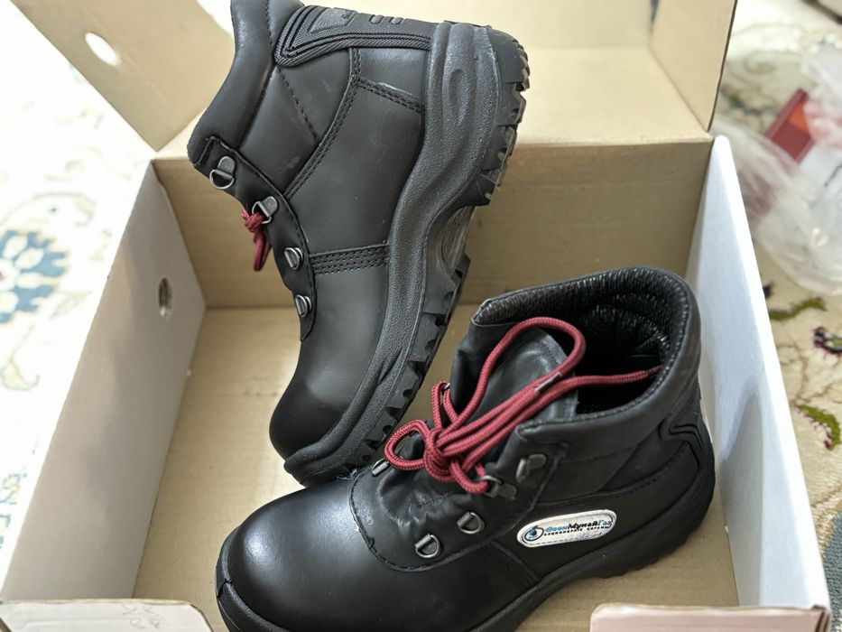 Етік 37-38 размерлері бар. Жаңа.