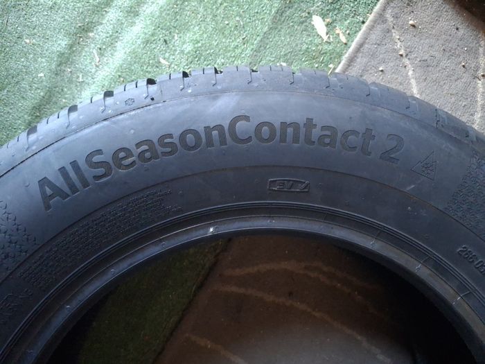 215 65 16 Continental DOT 2026 all season NOI