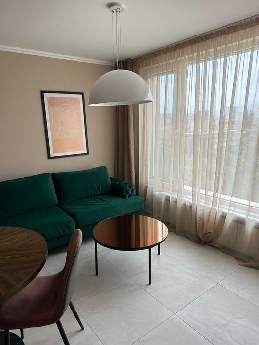 Двустаен апартамент под наем в ж.к. Света Троица