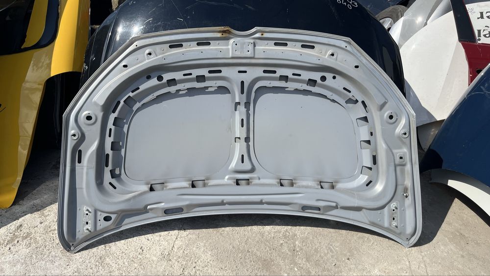 2 броя капак VW Touran,Caddy 2 2011-