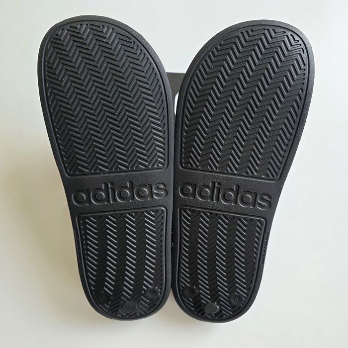 Джапанки Adidas Adilette LIVERPOOL, 42 номер, НОВИ