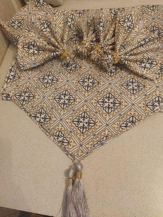 Тканевая дорожка.