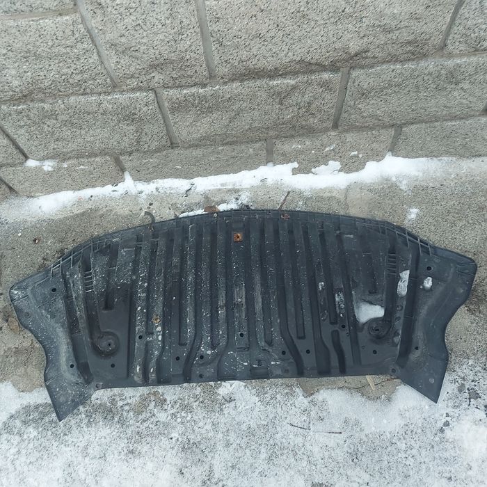 Кора под предна броня Мерцедес Е клас 212 / Mercedes E class w212