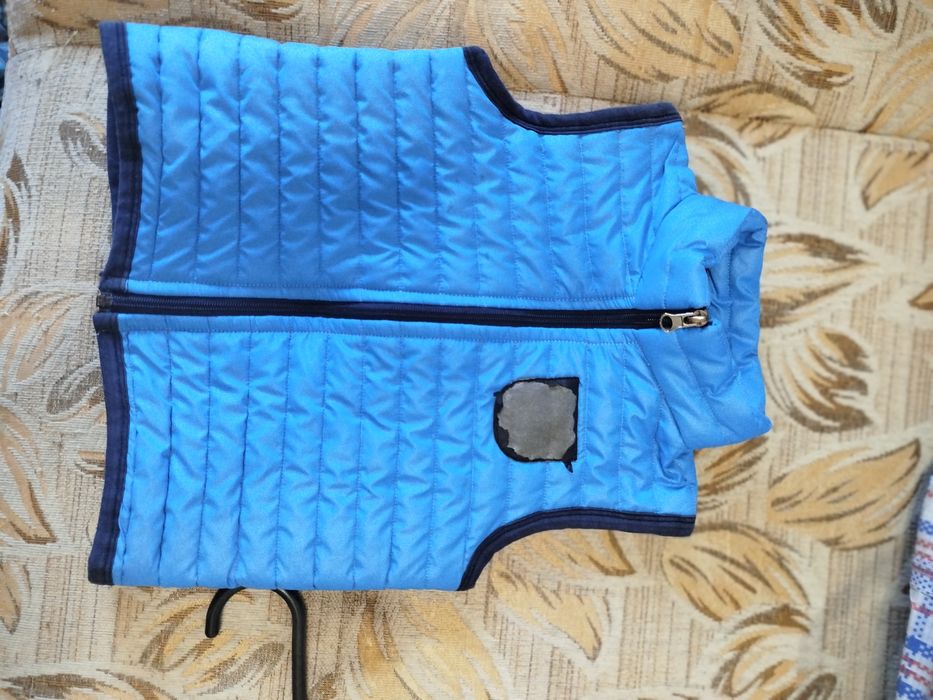 Продам жилетку на мальчика