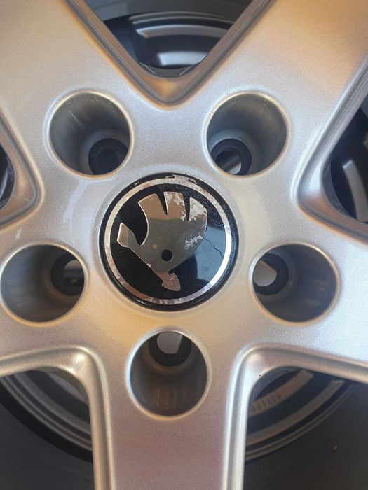 Set Jante Originalepe  17″ + Anvelope Iarnă 215/65R17 DOT 2018 (2000 lei)