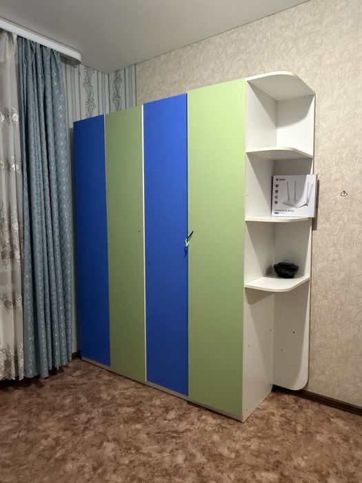 Шкаф для одежды в хорошем состоянии