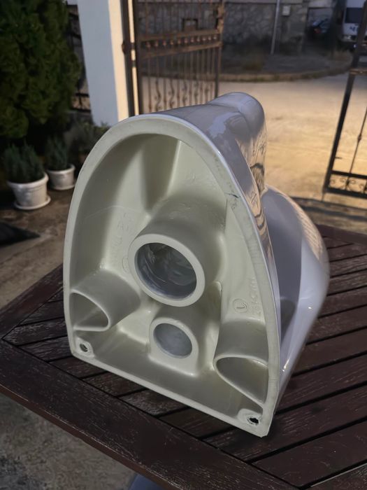 GROHE тоалетна чиния чисто нова с лек фабричен дефект на ъгълчето